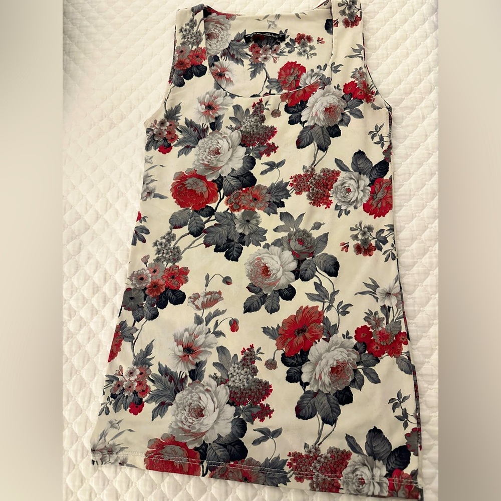 Miss Selena top ,Size S